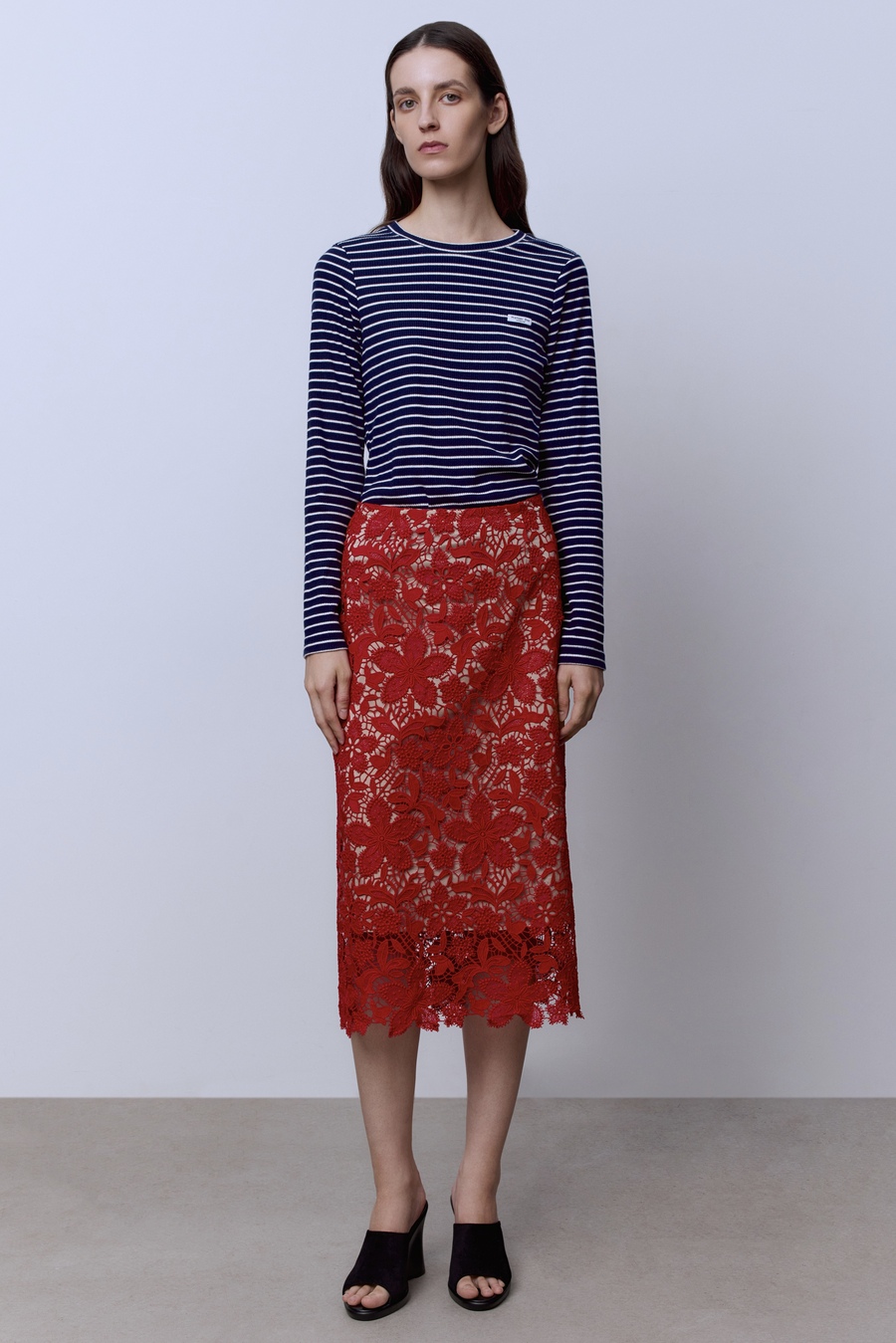 Юбка А-лайн из объемного итальянского кружева, красный