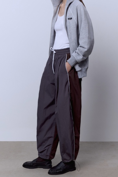 Брюки из нейлона с кантом, серый/шоколад