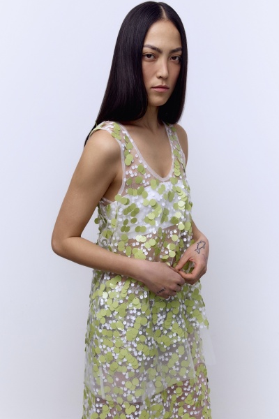 Топ из сетки с крупными пайетками, зелёный