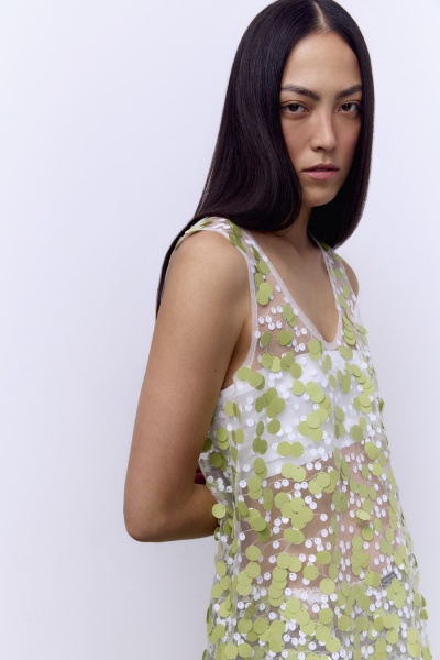 Топ из сетки с крупными пайетками, зелёный