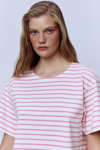 Футболка-кроп из хлопка в полоску, розовый