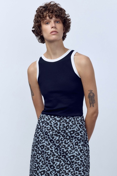 Топ из хлопковой рибаны с контрастной отделкой, синий