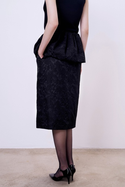 Юбка на запах с баской из жаккарда, чёрный