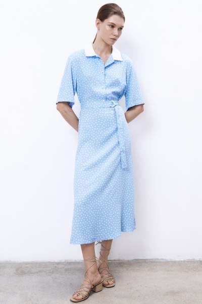 Платье в горох с акцентным воротником, голубой