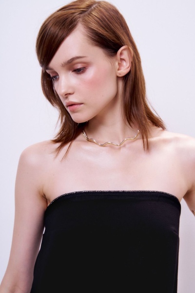 Удлинённый топ с разрезами, чёрный