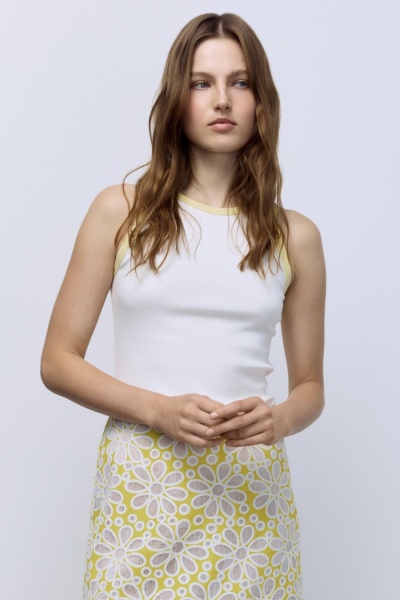 Топ из хлопковой рибаны с контрастной отделкой, белый