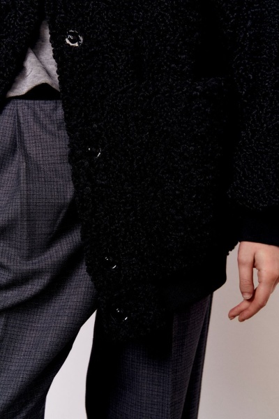 Жакет из эко-меха чёрный каракуль