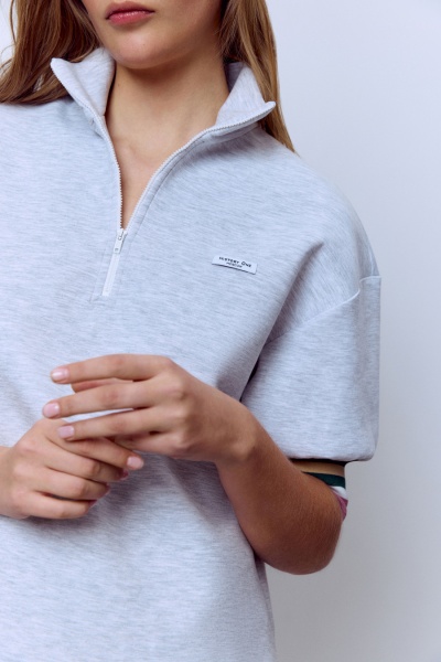 Поло на молнии с контрастными манжетами, серый меланж