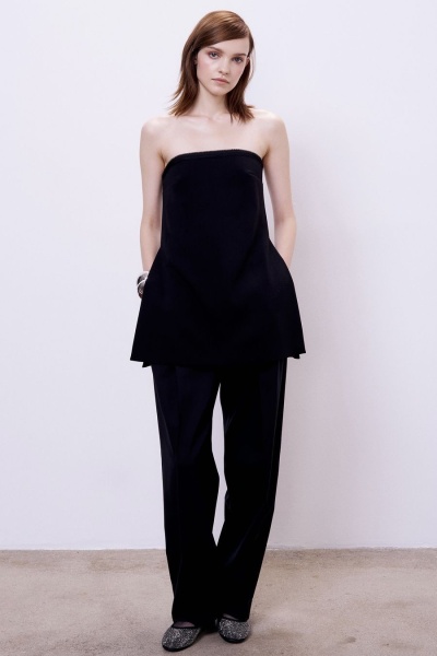 Удлинённый топ с разрезами, чёрный