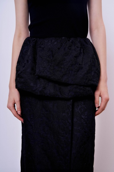Юбка на запах с баской из жаккарда, чёрный