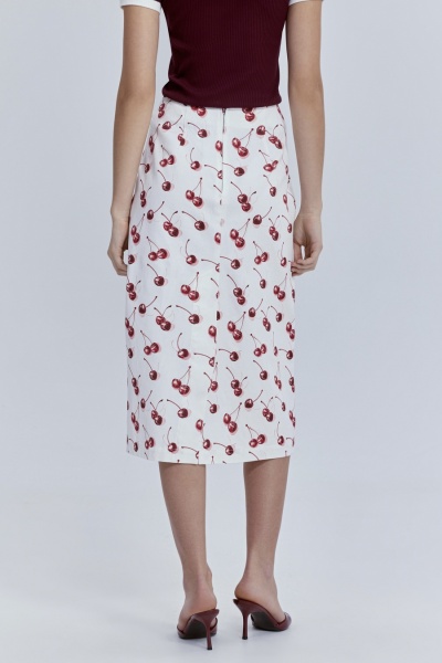 Юбка прямая из лёгкого денима с принтом «вишни», молочный