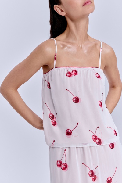 Топ из шифона с принтом «вишни», молочный