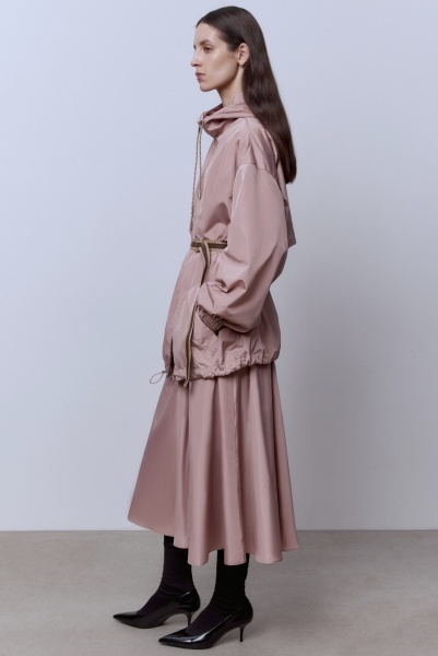 Ветровка удлинённая из нейлона, пудровый