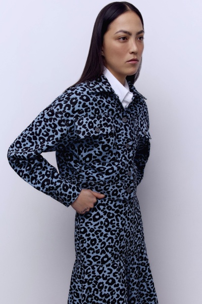 Куртка из лёгкого денима с анималистичным принтом голубой