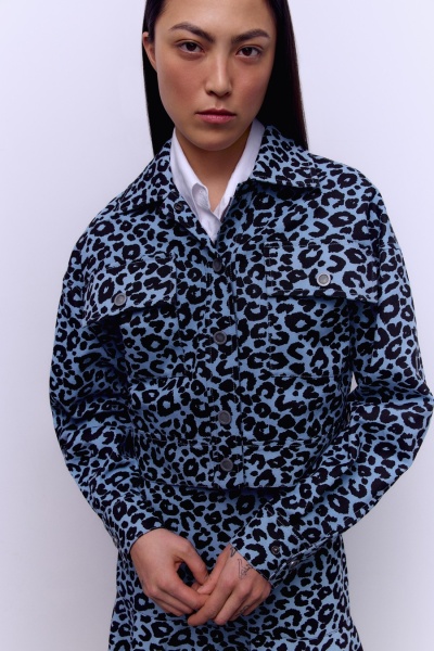 Куртка из лёгкого денима с анималистичным принтом голубой