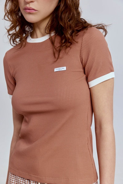 Футболка из хлопковой рибаны с контрастной отделкой, терракотовый